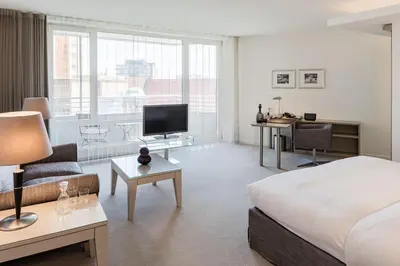TV/Unterhaltungsangebot in der Unterkunft The Mandala Berlin, a Member of Design Hotels
