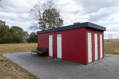 Das Gebäude in dem sich das Ferienhaus befindet