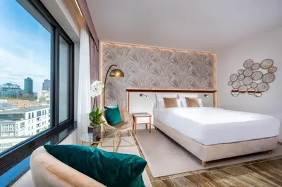 Ein Bett oder Betten in einem Zimmer der Unterkunft JW Marriott Hotel Berlin