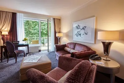 Ein Sitzbereich in der Unterkunft Bernstein Hotel Villa Kastania