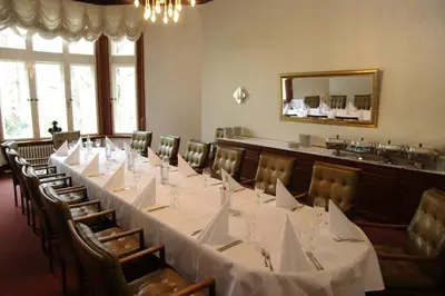 Ein Restaurant oder anderes Speiselokal in der Unterkunft Hotel St.-Michaels-Heim