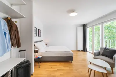 Ein Sitzbereich in der Unterkunft BENSIMON apartments Prenzlauer Berg