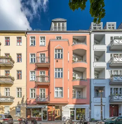 Das Gebäude in dem sich das Aparthotel befindet