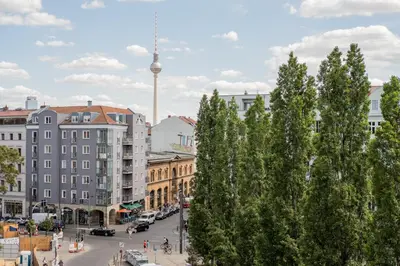 Ein allgemeiner Blick auf Berlin oder ein Stadtblick von des Aparthotels aus