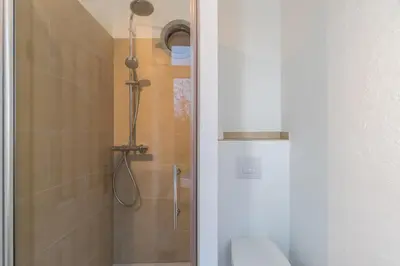 Ein Badezimmer in der Unterkunft SUITE & APART
