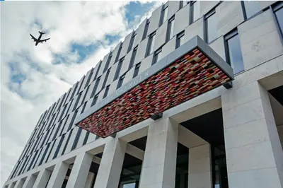 Das Gebäude in dem sich das Hotel befindet