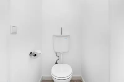 Ein Badezimmer in der Unterkunft The Lohmeyerstr lI - Group Flat in Central Berlin, Family-Friendly, 2BR, 4- 6 Guests