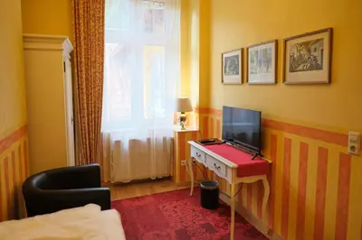 TV/Unterhaltungsangebot in der Unterkunft Anno 1900 Hotel Babelsberg
