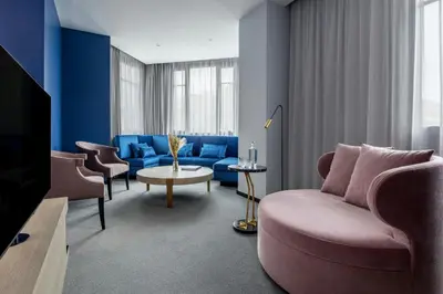 Ein Sitzbereich in der Unterkunft Hotel Luc, Autograph Collection