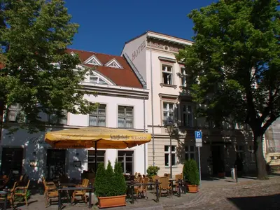 Das Gebäude in dem sich das Hotel befindet