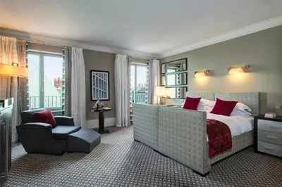 Ein Bett oder Betten in einem Zimmer der Unterkunft Hotel De Rome Berlin