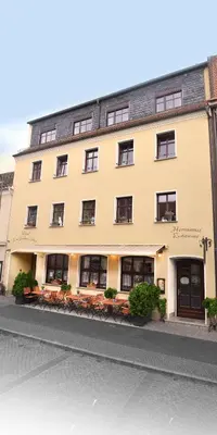 Das Gebäude in dem sich das Hotel befindet