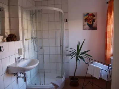 Ein Badezimmer in der Unterkunft Hermanns Hotel Zum Goldenen Stern