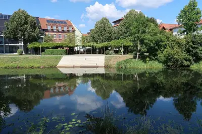 Blick auf einen Fluss in der Nähe des Hotels