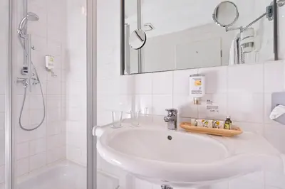 Ein Badezimmer in der Unterkunft SORAT Hotel Brandenburg