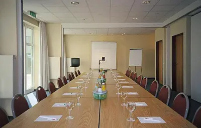 Der Geschäftsbereich oder Konferenzraum in der Unterkunft SORAT Hotel Brandenburg
