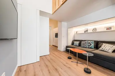 Ein Sitzbereich in der Unterkunft Stylish New Cube Loft by Berlin-Wall-Apartments