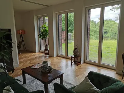 Ein Garten an der Unterkunft exklusives Studioapartment - in traumhafter Lage direkt am Halensee