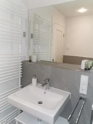 Ein Badezimmer in der Unterkunft exklusives Studioapartment - in traumhafter Lage direkt am Halensee