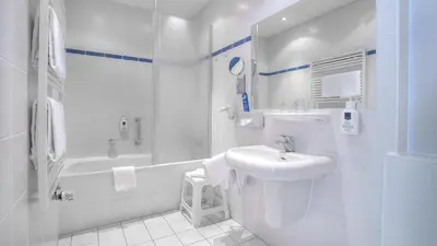 Ein Badezimmer in der Unterkunft Hotel Döllnsee-Schorfheide