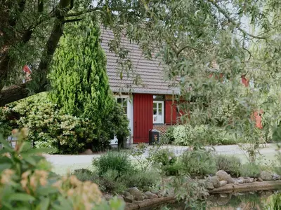 Ein Garten an der Unterkunft Landhaus Alte Schmiede