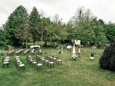 Ein Garten an der Unterkunft Landhaus Alte Schmiede