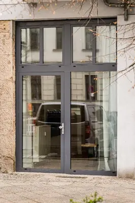 Eine Fassade oder ein Eingang zu Stylish New Cube Loft II by Berlin-Wall-Apartments