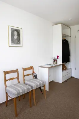 Ein Sitzbereich in der Unterkunft Gästehaus Reckahn der Rochow Akademie