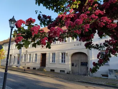 Das Gebäude in dem sich das Bed & Breakfast befindet
