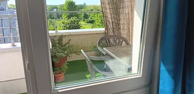 Ein Balkon oder eine Terrasse in der Unterkunft Zimmer zentral in Berlin