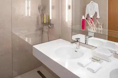 Ein Badezimmer in der Unterkunft The Mandala Suites