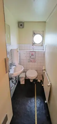 Ein Badezimmer in der Unterkunft Shipotel-Berlin GmbH, Shipotel Eastern & Shipotel Western
