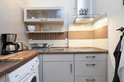Küche/Küchenzeile in der Unterkunft 4 Personen Altbau nahe Kurfürstendamm - Macbeth