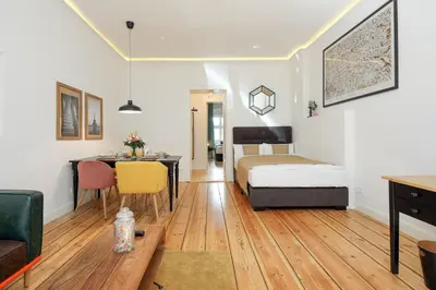 Ein Bett oder Betten in einem Zimmer der Unterkunft 4 Personen Altbau Apartment nahe Kurfürstendamm - Romeo & Julia