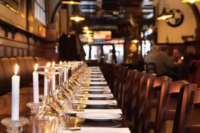 Ein Restaurant oder anderes Speiselokal in der Unterkunft Hotel Central Inn am Hauptbahnhof Pension