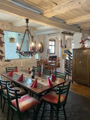 Ein Restaurant oder anderes Speiselokal in der Unterkunft Hotel Alte Försterei