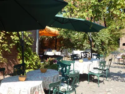 Ein Garten an der Unterkunft Hotel Alte Försterei