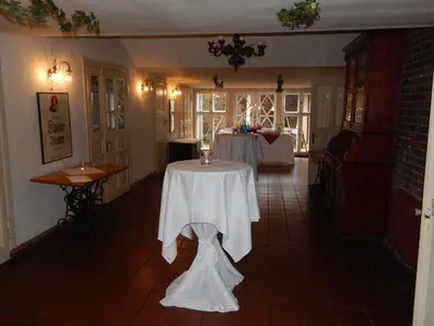 Ein Restaurant oder anderes Speiselokal in der Unterkunft Hotel Alte Försterei