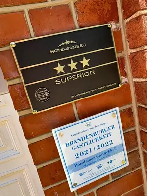 Ein Zertifikat, Auszeichnung, Logo oder anderes Dokument, das in der Unterkunft Hotel zum Hofmaler ausgestellt ist