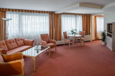 Ein Sitzbereich in der Unterkunft Hollywood Media Hotel am Kurfürstendamm