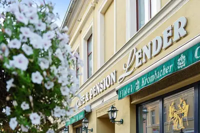 Das Gebäude in dem sich die Pension befindet