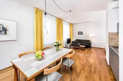 Ein Sitzbereich in der Unterkunft Art'Appart Suiten - kontaktloser Check-In