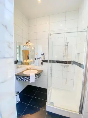 Ein Badezimmer in der Unterkunft Hotel Rotdorn
