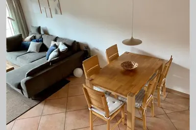 Ein Sitzbereich in der Unterkunft Ferienhaus mit Bootssteg am See in Rheinsberg