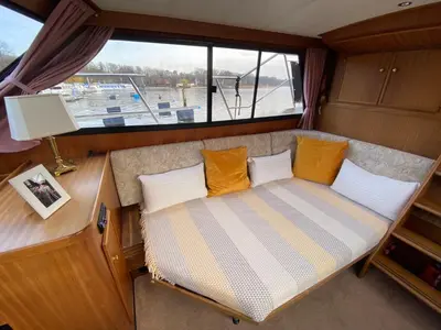Ein Bett oder Betten in einem Zimmer der Unterkunft Yacht Amavida - Jacht - TraumZeitBoot - exklusiver Festanlieger in perfekter Lage auf dem Scharmützelsee Bad Saarow