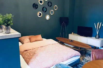 Ein Bett oder Betten in einem Zimmer der Unterkunft Villa Rumpel aus Alt mach Neu