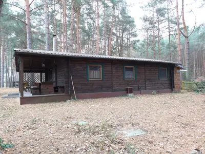 Das Gebäude in dem sich das Ferienhaus befindet