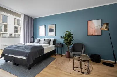 Ein Bett oder Betten in einem Zimmer der Unterkunft Limehome Potsdam Annemarie-Wolff-Platz