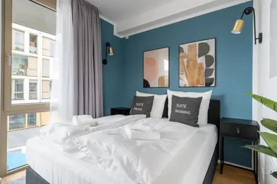 Ein Bett oder Betten in einem Zimmer der Unterkunft Limehome Potsdam Annemarie-Wolff-Platz