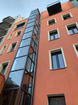 Das Gebäude in dem sich das Hotel befindet